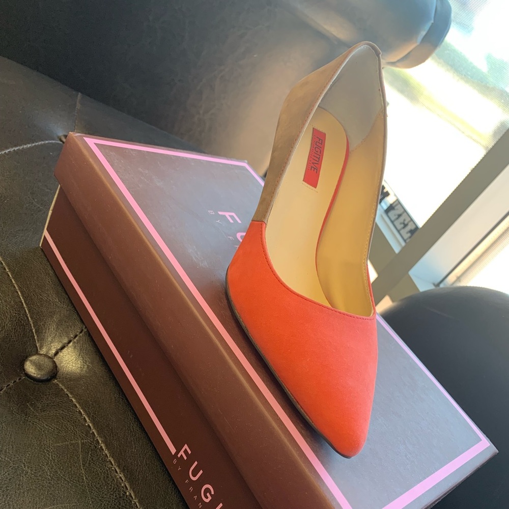 Red/Brown suede women’s pumps